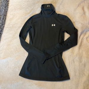 5/$25!! Under armour fitted pullover
